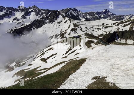 Pics blancs dans les Alpes de l'Allgäu, mai, vue de la Fellhorn à la Kanzelwand, Allemagne, Autriche, EUR Banque D'Images