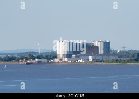 Centrale nucléaire d'Oldbury, près d'Oldbury-on-Severn, South Gloucestershire, Royaume-Uni. 20 mai 2020. La centrale nucléaire d'Oldbury est un nuc mis hors service Banque D'Images