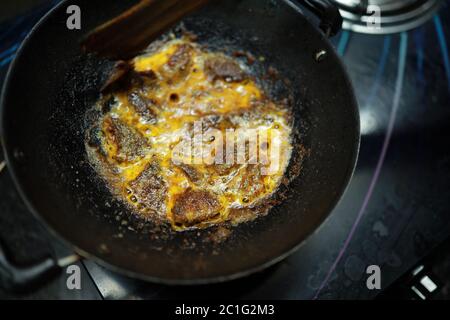 Recette de poisson frite de style kérala pallathi. Nom scientifique etroplus maculatus Banque D'Images