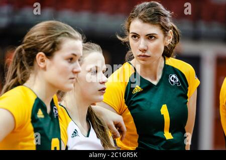 Joueurs de volley-ball Alberta Golden Bears - libero, défaite, triste Banque D'Images