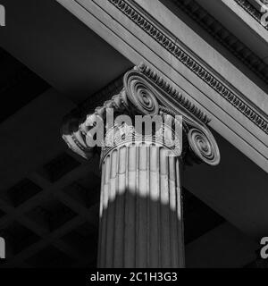 Ancienne colonne de palais de justice de justice Banque D'Images