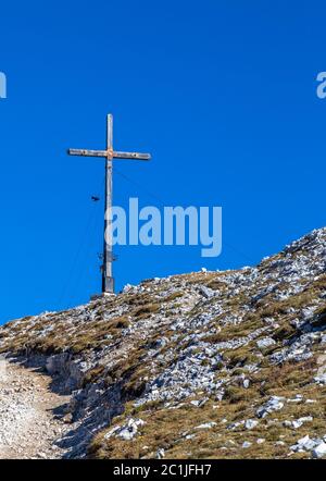 Sommet cross de Strudelkopf mountain, Dolomites, le Tyrol du Sud Banque D'Images