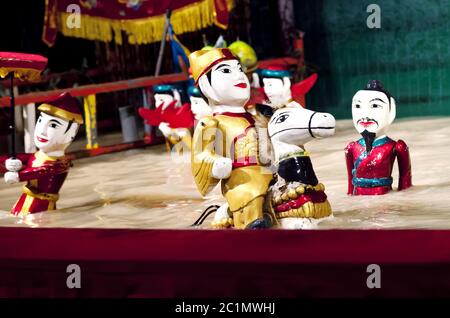 SAIGON, VIETNAM - janvier 05, 2015 - Théâtre de marionnettes d'eau traditionnelles Banque D'Images