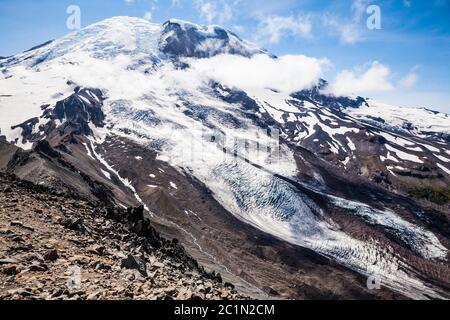 Vue depuis la 3ème montagne Burroughs. Vue sur le glacier Winthrop, parc national du Mont Rainier, Washington, États-Unis. Banque D'Images