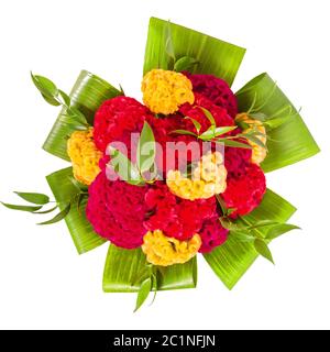 Bouquet de fleurs vue sur le dessus isolée sur blanc Banque D'Images