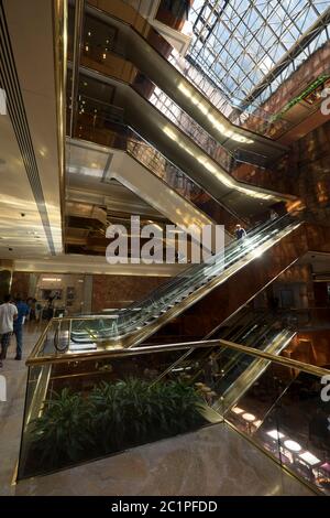 À l'intérieur du bâtiment de la Trump Tower à New York, aux États-Unis Banque D'Images