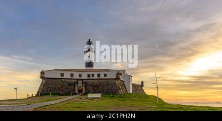 Vue sur le célèbre phare de Barra à Salvador, Bahia Banque D'Images