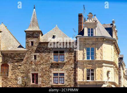 Architecture ancienne de la vieille ville de Vitre (Vitré), Bretagne, France Banque D'Images