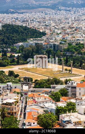 Temple de Zeus Olympien, colonnes de Zeus Olympien, de l'Acropole d'Athènes, Athènes, Grèce, Europe Banque D'Images