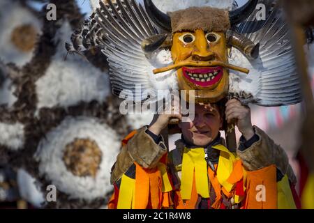 Le festival de jeux de mascarade Surva Banque D'Images