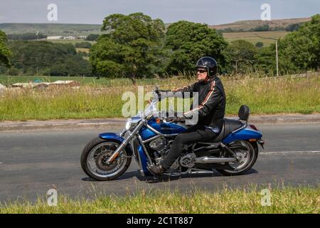 MA10UNZ 2010 Harley Davidson Vrscaw V-Rod 1250 09; motard; deux véhicules à roues, motos, véhicules, routes, motos, motards, motards qui se conduisent à Chorley, Royaume-Uni Banque D'Images