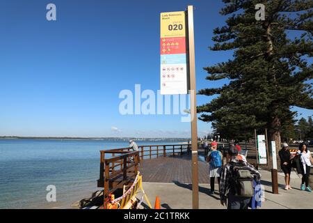 Lady Robinsons Beach à Dolls point, à côté de Botany Bay, Sydney, Australie, lors d'une journée d'hiver ensoleillée en juin 2020. Banque D'Images