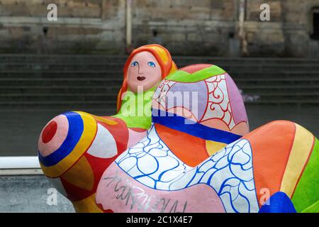 France Paris 12 - 2019: La Fontaine Stravinsky une fontaine publique ornée d'œuvres de sculpture, représentant les œuvres du compositeur Igor Stravail Banque D'Images