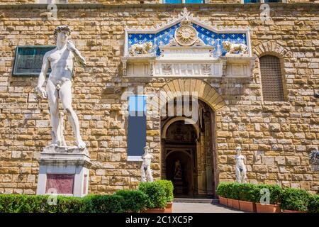 Piazza della Signoria, Palazzo Vecchio et fontaine de Neptune à Florence Banque D'Images