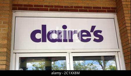 Londres, Royaume-Uni. 15 juin 2020. Logo de Claire visible dans l'une de leurs succursales. Crédit : Keith Mayhew/SOPA Images/ZUMA Wire/Alay Live News Banque D'Images