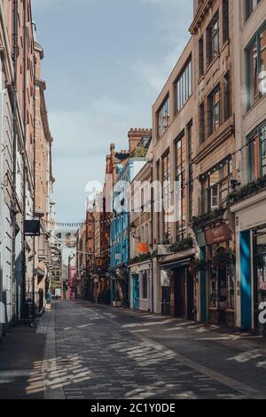 Londres, Royaume-Uni - 5 janvier 2019 : bars et restaurants fermés à Kingly Street, rue célèbre de Soho en cours de route depuis Liberty Mall et parallèle et entre R Banque D'Images