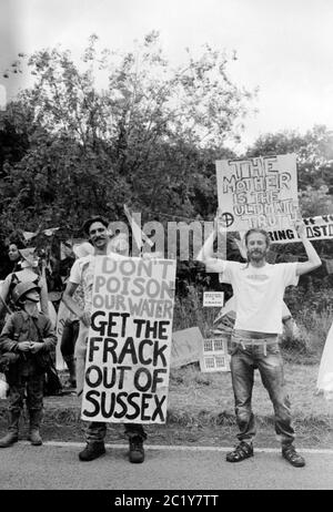 Manifestation anti-fracking, Balcombe, West Sussex, Royaume-Uni. 2013 Banque D'Images