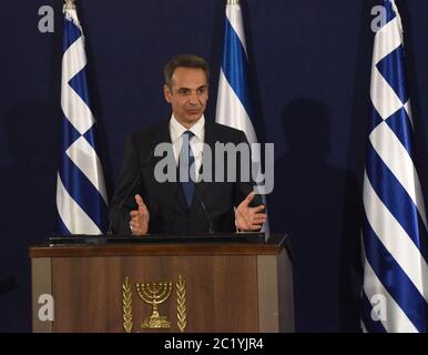 Jérusalem, Israël. 16 juin 2020. Le Premier ministre grec Kyriakos Mitsotakis s'exprime lors d'une réunion de presse conjointe avec le Premier ministre israélien Benjamin Netanyahou à Jérusalem le 16 juin 2020. Photo par Debbie Hill/UPI crédit: UPI/Alay Live News Banque D'Images