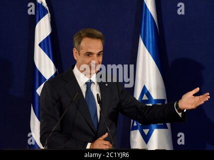 Jérusalem, Israël. 16 juin 2020. Le Premier ministre grec Kyriakos Mitsotakis s'exprime lors d'une réunion de presse conjointe avec le Premier ministre israélien Benjamin Netanyahou à Jérusalem le 16 juin 2020. Photo par Debbie Hill/UPI crédit: UPI/Alay Live News Banque D'Images
