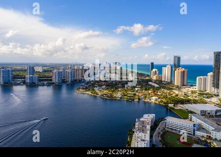 Photo de drone aérienne Sunny Isles Beach FL Miami Dade Banque D'Images
