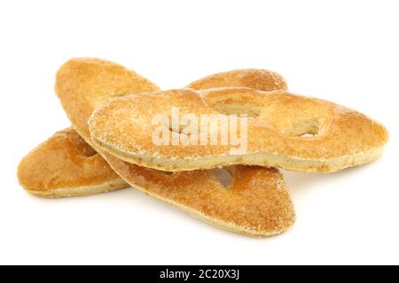 Les biscuits hollandais traditionnels enrobés de sucre appelés « kaking » sur fond blanc Banque D'Images