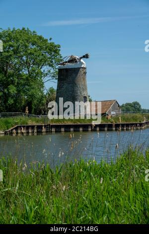 Rivière Bure, usine de drainage d'Oby Banque D'Images