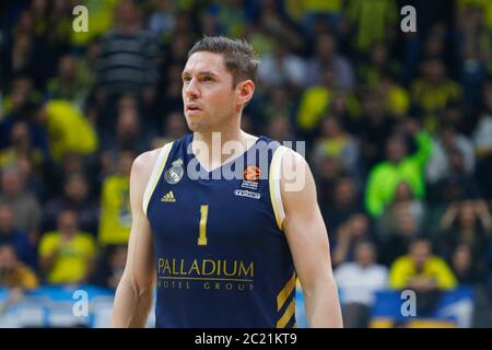 ISTANBUL / TURQUIE - 20 FÉVRIER 2020 : Fabien Caueur lors de l'Euroligue 2019-20 Round 24 match de basket-ball entre Fenerbahce et Real Madrid à l'arène Ulker Sports. Banque D'Images