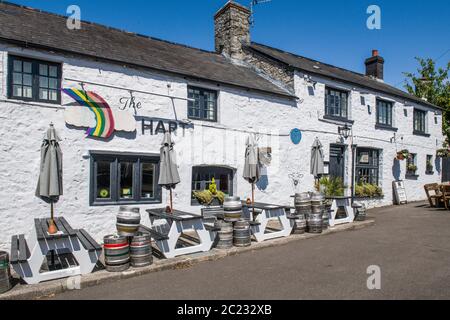 Le White Hart Inn, une ancienne maison publique dans la vieille partie de Llantwart Major, à la fois dans la vallée de Glamourgan et sur la côte du patrimoine de Glamourgan. Banque D'Images