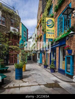 Coloré Neal's Yard à Londres pendant le confinement de la pandémie. Banque D'Images