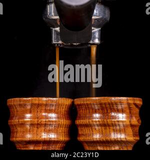 Cafetière à tasses en bois Banque D'Images