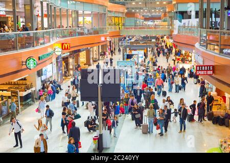 Shopping à l'aéroport Sabiha Gokcen Istanbul Banque D'Images