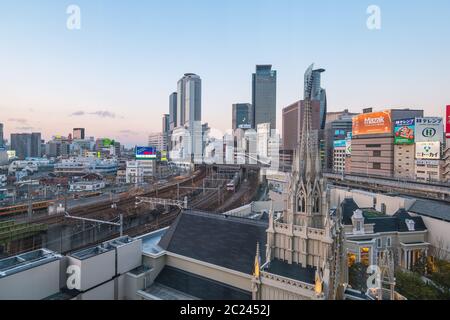 Crépuscule à la gare de Nagoya, dans la ville de Nagoya, Japon Banque D'Images