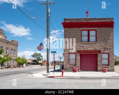 Goldfield, Nevada, 13 juin 2020 : vue sur la rue de la station de feu en pierre historique Banque D'Images