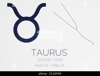 Signe du zodiaque Taurus astrologique infographics. Des éléments de cette image ont été fournis par la NASA Banque D'Images