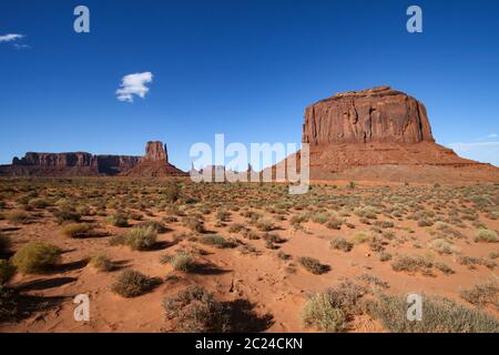 Célèbre montagne de table dans le désert rouge Banque D'Images
