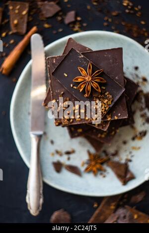 Concept culinaire avec différents types de chocolat Banque D'Images