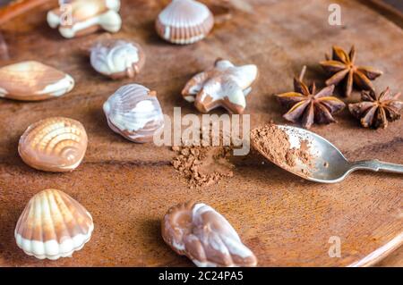 Bonbons au chocolat de luxe sous forme de fruits de mer Banque D'Images