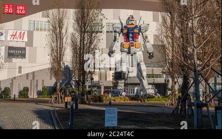 Statue de Gundam RX78, de taille ancienne, à Odaiba, Tokyo, Japon Banque D'Images