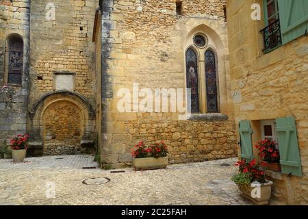 Église paroissiale de Saint-Jean-Baptiste à Saint Pompont France Banque D'Images