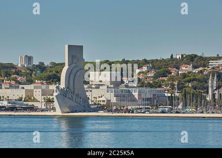 Padrao dos Descobrimentos (monument de la découverte) est une réalisation architecturale imposante à Belem dis Banque D'Images