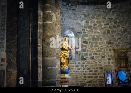 Une statue de la Vierge Marie à l'intérieur de l'intérieur de l'église de Santa Margherita di Antiochia, dans les Cinque Terre village de Vernazza, ligurie, italie Banque D'Images