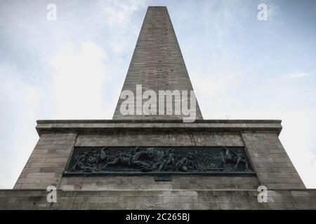 Des détails architecturaux de l'Édifice Wellington Testimonial obélisque dans le Phoenix Park de Dublin, Irlande sur une journée d'hiver Banque D'Images