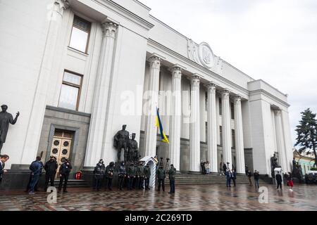 KIEV, UKRAINE - juin 05 2020 : manifestation devant le Parlement ukrainien Banque D'Images