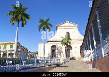 eglise sur la Plaza Mayor à Trinidad, Cuba Banque D'Images