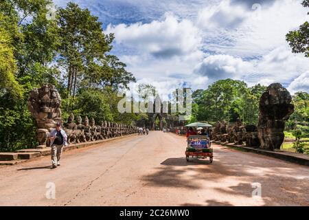 Angkor Thom, Tonle Om Gate (South Gate of Angkor Thom), ancienne capitale de l'Empire khmer, Siem Reap, Cambodge, Asie du Sud-est, Asie Banque D'Images