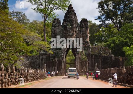 Angkor Thom, Tonle Om Gate (South Gate of Angkor Thom), ancienne capitale de l'Empire khmer, Siem Reap, Cambodge, Asie du Sud-est, Asie Banque D'Images