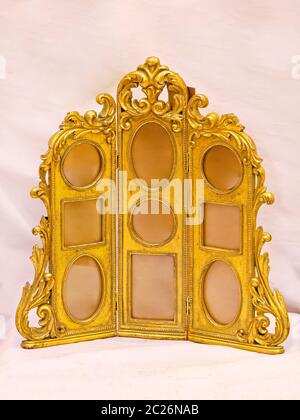 Collage d'Antique Gold Frames pour Family Tree Photos Banque D'Images