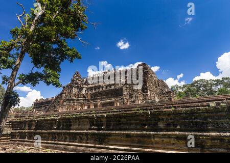 Angkor Thom, Baphuon, est une montagne de temple à trois niveaux, ancienne capitale de l'Empire khmer, Siem Reap, Cambodge, Asie du Sud-est, Asie Banque D'Images