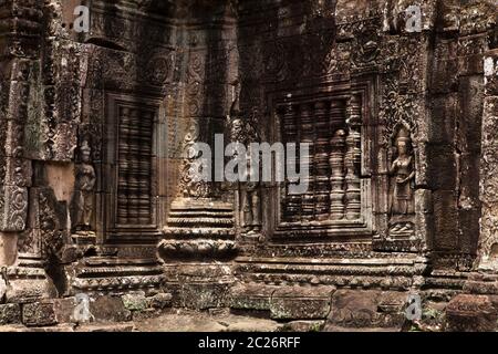 Mur de relief du temple Banteay Kdei, temple bouddhiste, temple khmer ancien, Parc archéologique d'Angkor, Siem Reap, Cambodge, Asie du Sud-est, Asie Banque D'Images