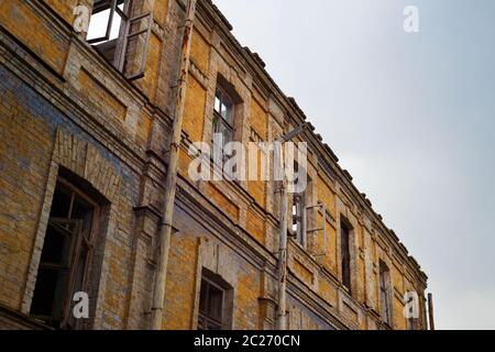 Vieux mur abandonné de construction décadence Banque D'Images